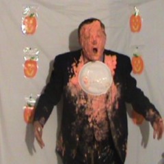RobbyWLP: She Pies The Guy P)ics