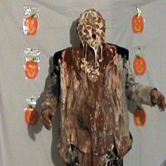 RobbyWLP: She Pies The Guy P)ics