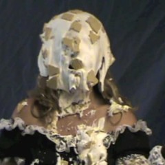 Gurph Morlicks: A tribute to Mrs.  Bee as French Maid