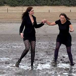 LisaMoomin: Muddy Girls!