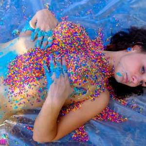 messyhot: Cookie Crumz Public Flashing Then Cake Mess Splosh