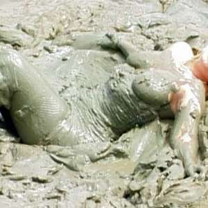 FOXY: video Cindy in mud