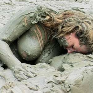 FOXY: video Cindy in mud