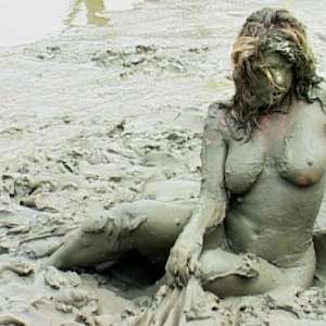 FOXY: video Cindy in mud