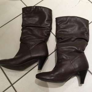wetmart2240: Messy Boots