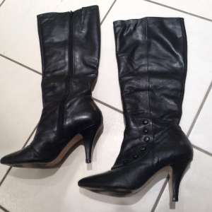 wetmart2240: Messy Boots