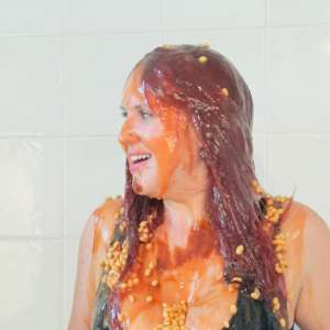 JellynCustard: Emily turns the tables on JnC with a savoury gunging!