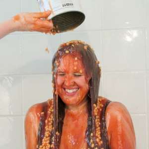 JellynCustard: Emily turns the tables on JnC with a savoury gunging!