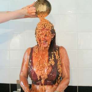 JellynCustard: Emily turns the tables on JnC with a savoury gunging!