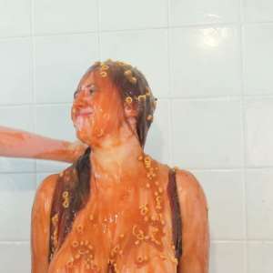 JellynCustard: Emily turns the tables on JnC with a savoury gunging!