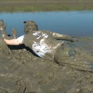 DungeonMasterOne: Coed: A lovely young couple totally plaster each other with mud!