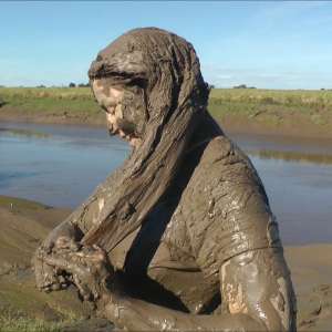 DungeonMasterOne: Coed: A lovely young couple totally plaster each other with mud!