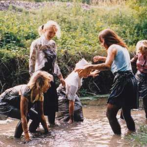 katew: 6 girls in a muddy stream