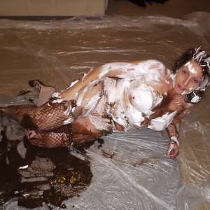 glynnsomme: Chocolate wife