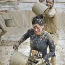 FOXY: Crazy girls in mud