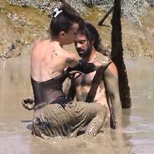 FOXY: A couple in the mud