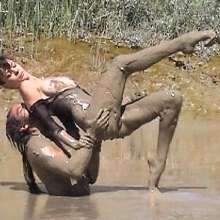 FOXY: A couple in the mud