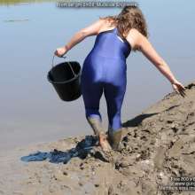 DungeonMasterOne: Langstonedale: Maria and Rosemary build a mudslide