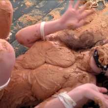 Messygirl: Pics from 2 New Messygirl Downloads!