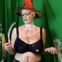MessyCleo: Witch Cleo's magic goes terribly wrong.