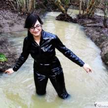bootedbabes: Messy Latex Catsuit