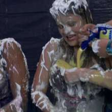 123gunge: India and Candie.