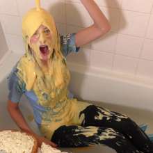 TheGungeZone: Rebeccas's Messy Football Forfeit