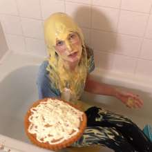 TheGungeZone: Rebeccas's Messy Football Forfeit