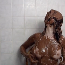 jackprime92: Chocolate batter bikini/topless--who is she?