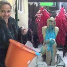 LiquidX: The Human Carwash: Ashleigh in Swimwear
