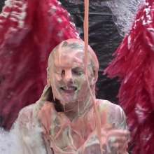 LiquidX: The Human Carwash: Ashleigh in Swimwear