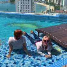 Wet_look_elena: 3 Freinds Join Me in the Pool