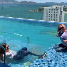 Wet_look_elena: Camera Lady Joins Me in the Pool