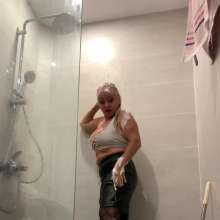 Wet_look_elena: Hairwash in Leather