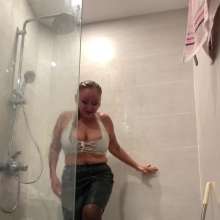 Wet_look_elena: Hairwash in Leather
