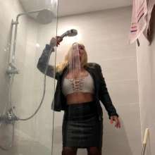 Wet_look_elena: Hairwash in Leather
