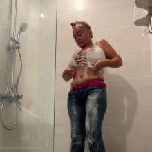 Wet_look_elena: Hairwash in the Shower
