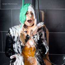 WAM Photography: Linda Is Pied in Jeans and Leather