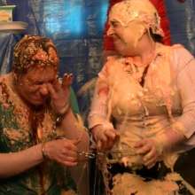 123gunge: Isabel Dean cannot stay clean!