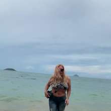 Wet_look_elena: Jeans and Swim Top in Sea