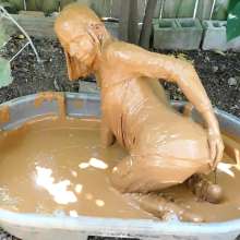 Kaydens: Kaydens' White Jeans in the Mud Spa