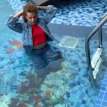 Wet_look_elena: Lena in the Pool in Denim