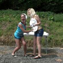 LiquidX: Lisa and Louise Piefight