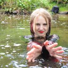 DungeonMasterOne: Medieval River Wench