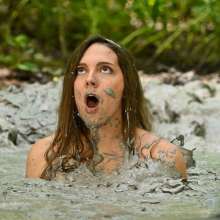 DuncanEdwards: Sadie Holmes--Fun in the Mud Bubbles