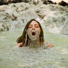 DuncanEdwards: Sadie Holmes--Fun in the Mud Bubbles