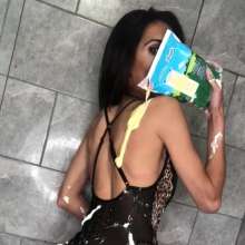 TheGungeZone: Ria's Messy Custard Fun