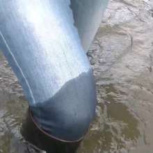 WetandMuddy: Video 61--Stuck in the Middle with You