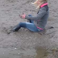 WetandMuddy: Video 61--Stuck in the Middle with You
