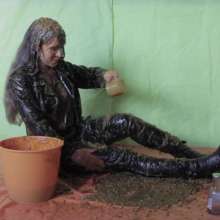 lovingmessy4you: Yukky Things on My Leather Set and My Hair